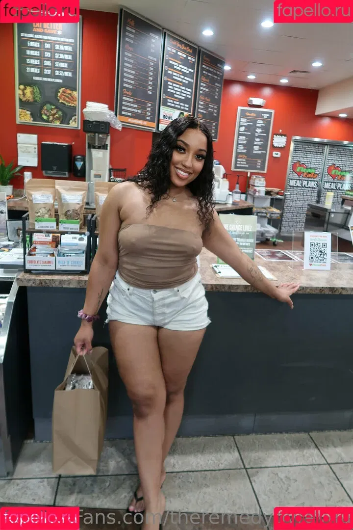 theremedybyreyna Onlyfans Photo Gallery 