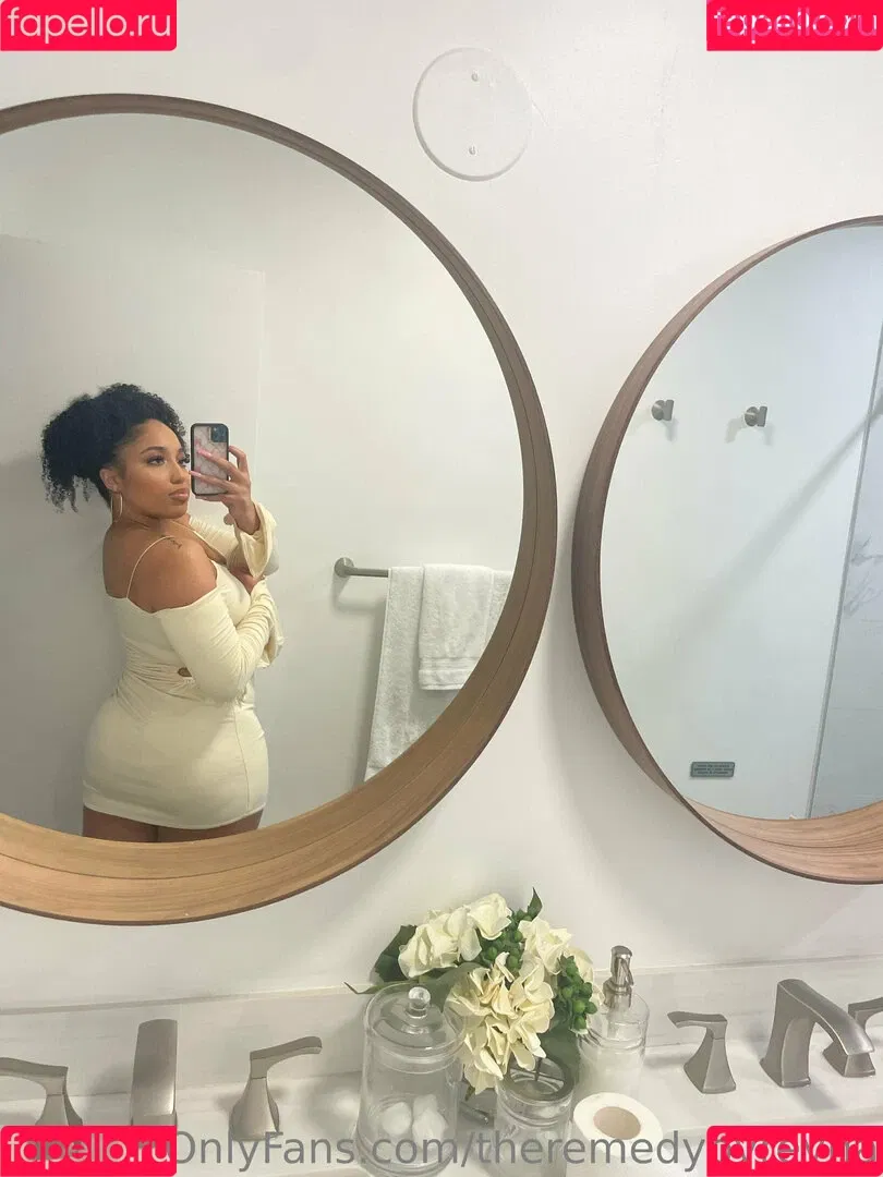 theremedybyreyna Onlyfans Photo Gallery 