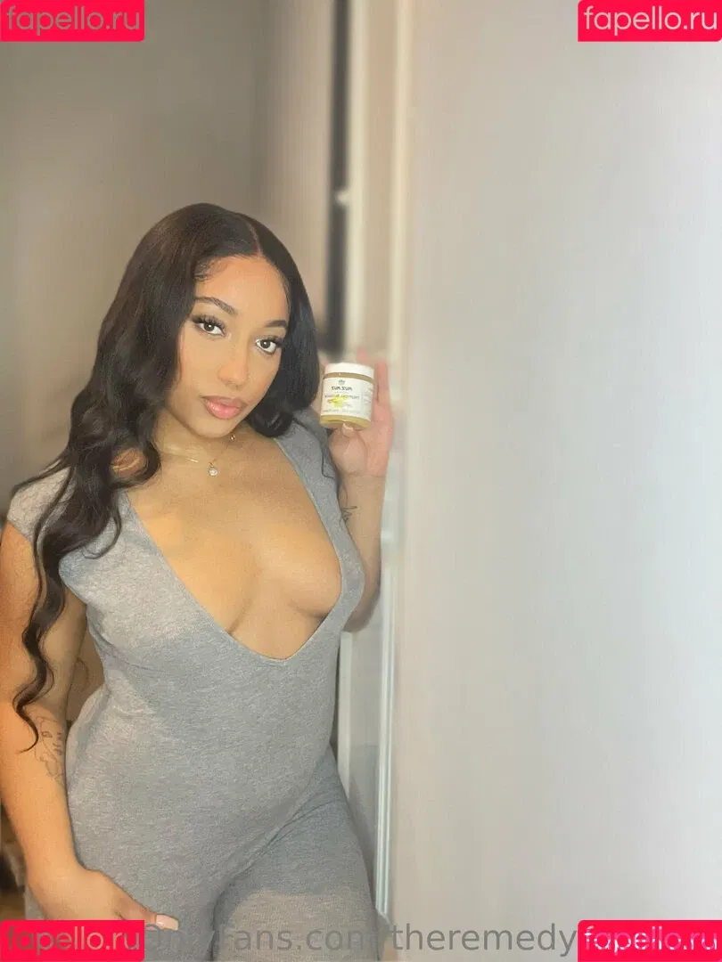 theremedybyreyna Onlyfans Photo Gallery 
