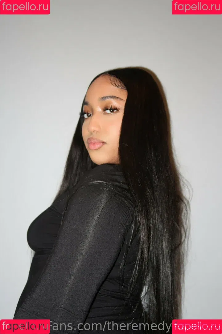 theremedybyreyna Onlyfans Photo Gallery 