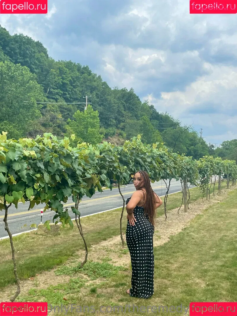 theremedybyreyna Onlyfans Photo Gallery 