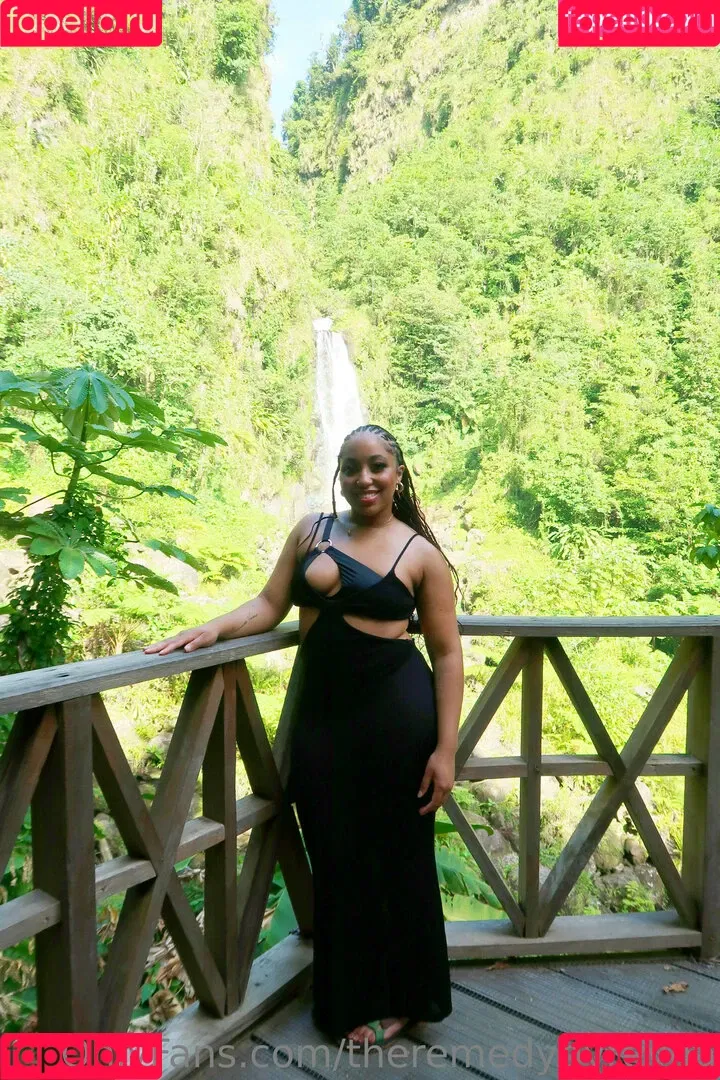 theremedybyreyna Onlyfans Photo Gallery 
