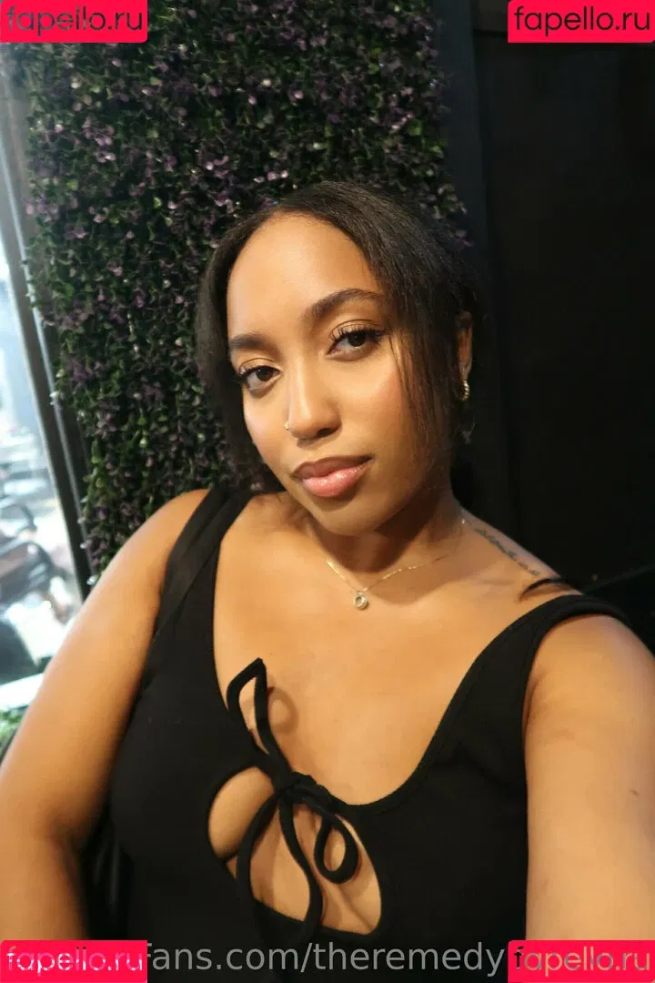 theremedybyreyna Onlyfans Photo Gallery 