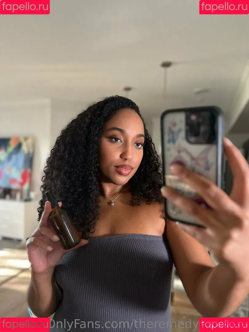 theremedybyreyna Onlyfans Photo Gallery 