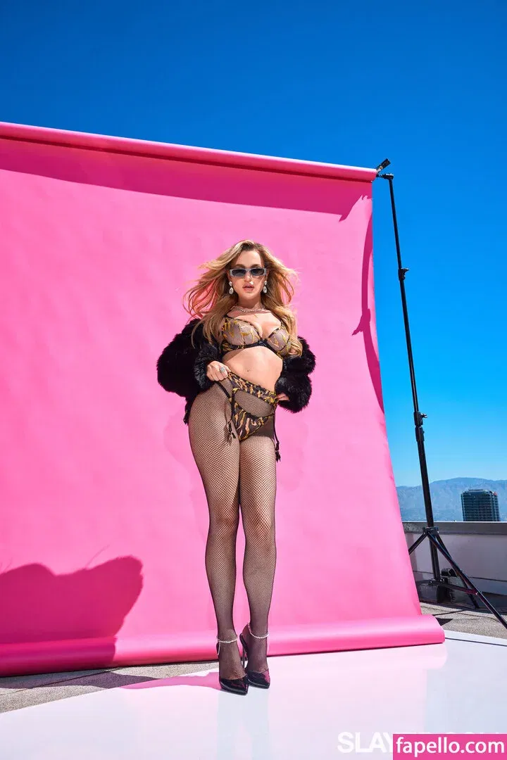 Slimthick Vic Onlyfans Photo Gallery 