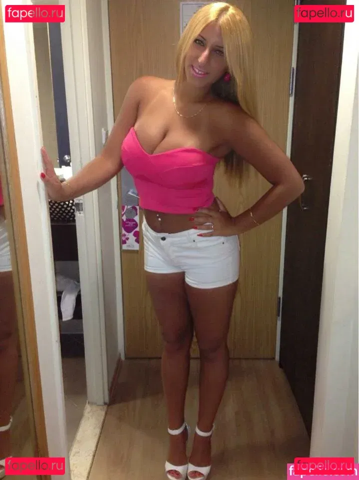 May Hikri Onlyfans Photo Gallery 