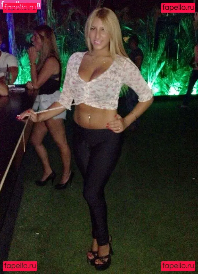 May Hikri Onlyfans Photo Gallery 