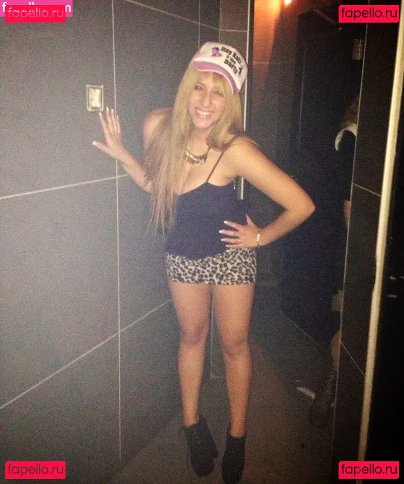 May Hikri Onlyfans Photo Gallery 