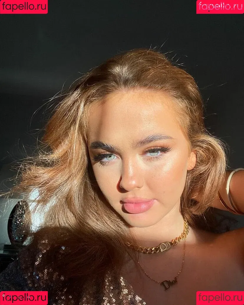 Neave Dare Onlyfans Photo Gallery 