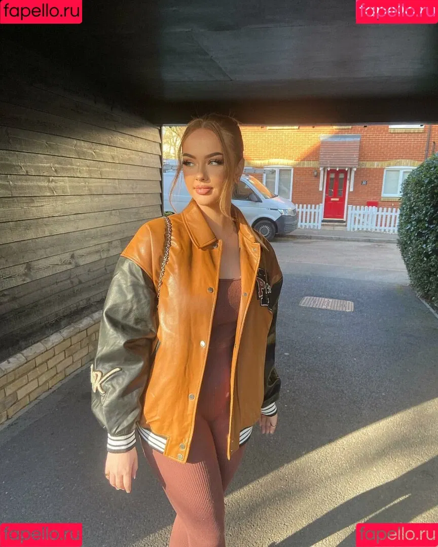 Neave Dare Onlyfans Photo Gallery 