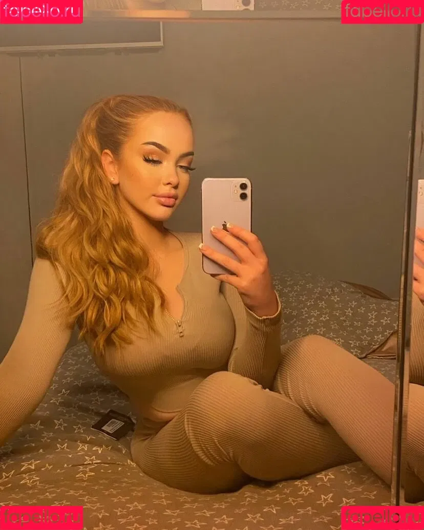 Neave Dare Onlyfans Photo Gallery 