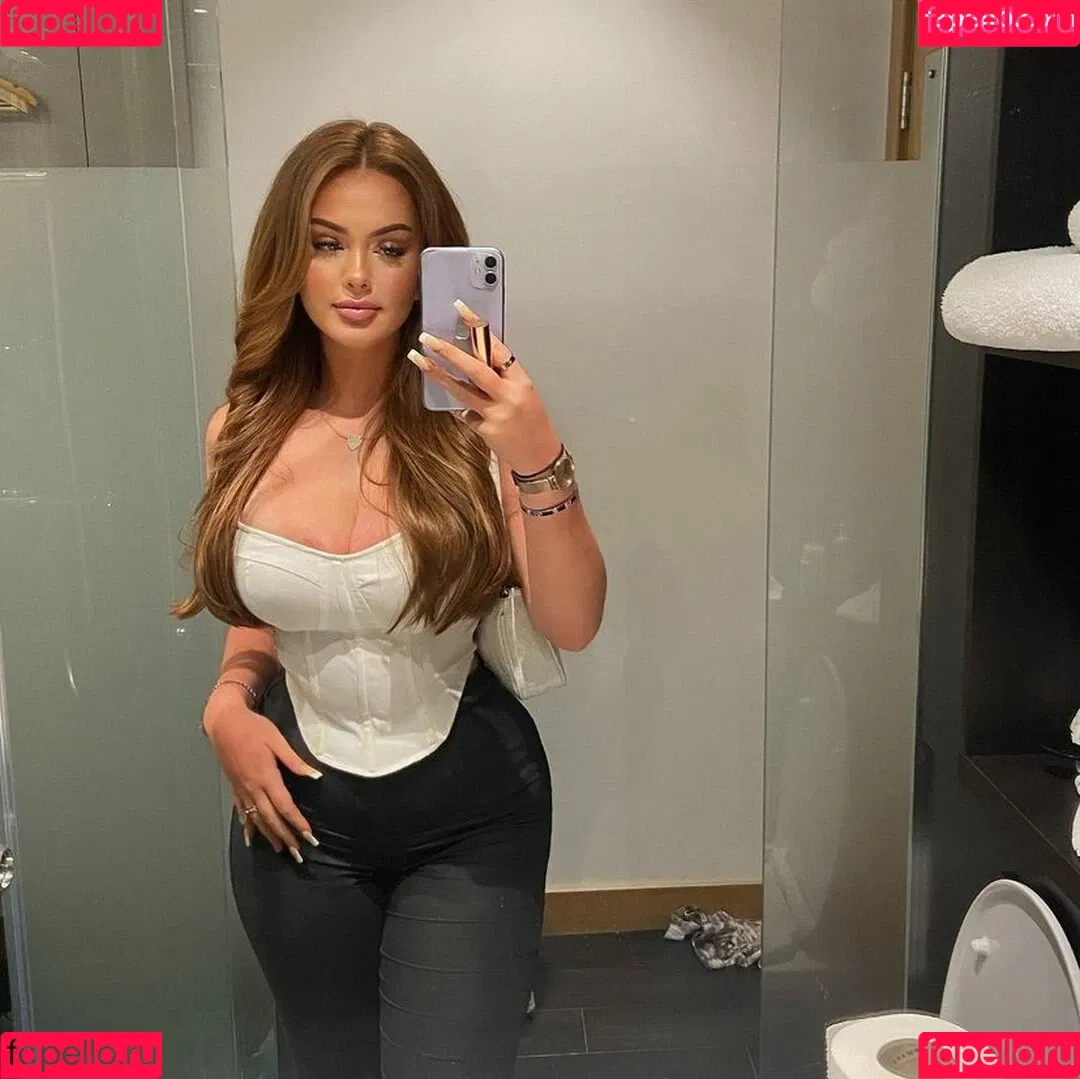 Neave Dare Onlyfans Photo Gallery 
