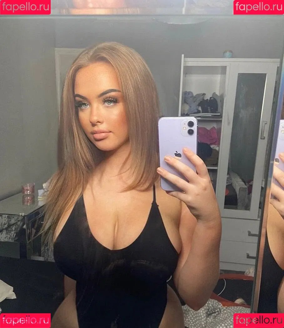 Neave Dare Onlyfans Photo Gallery 