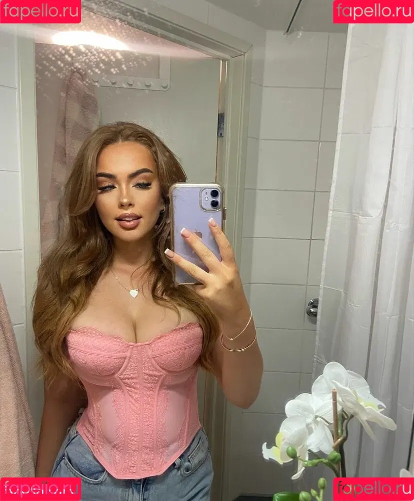 Neave Dare Onlyfans Photo Gallery 
