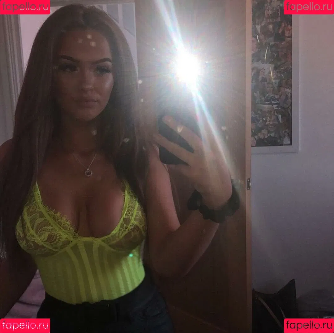 Neave Dare Onlyfans Photo Gallery 