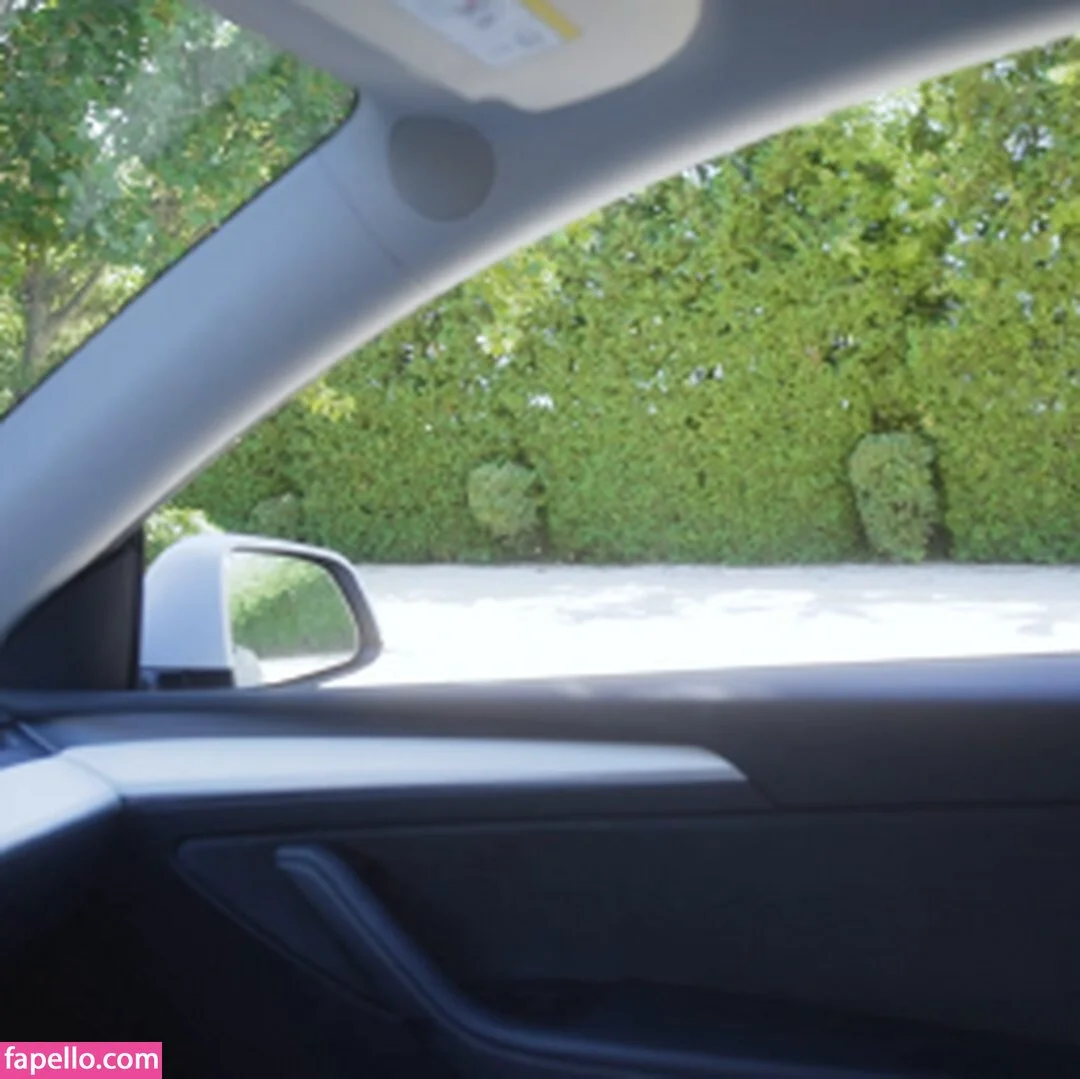 May Thai Onlyfans Photo Gallery 