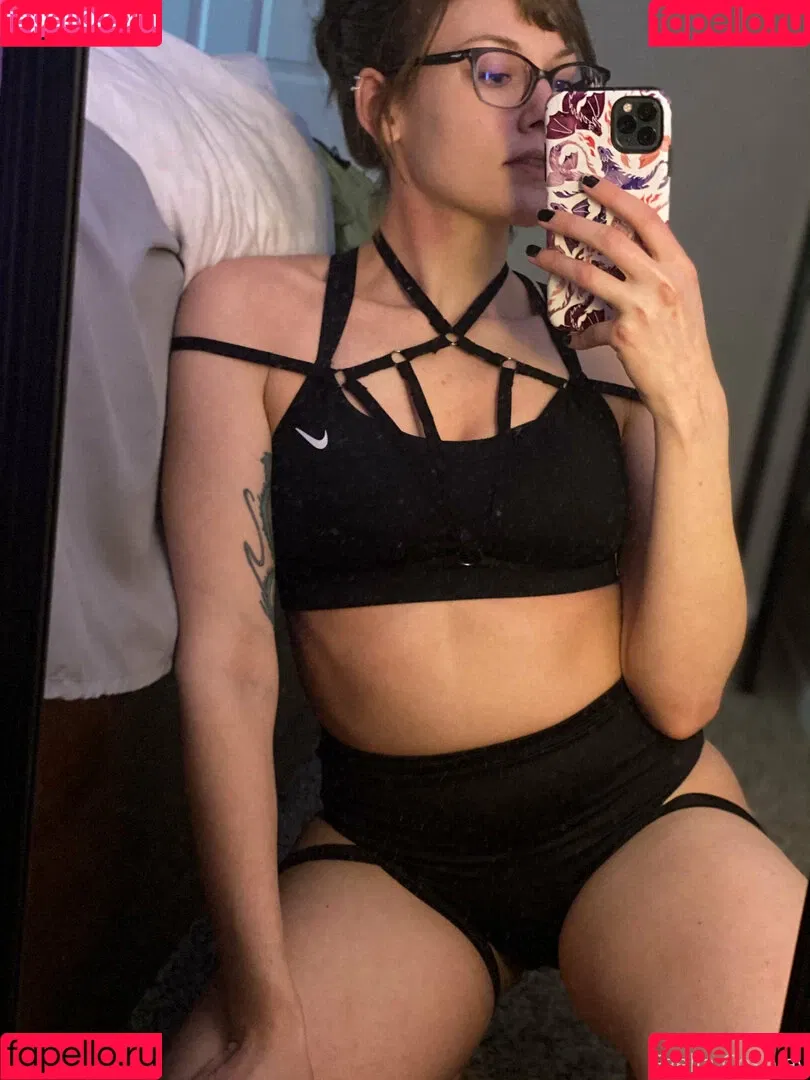 faeliafire Onlyfans Photo Gallery 