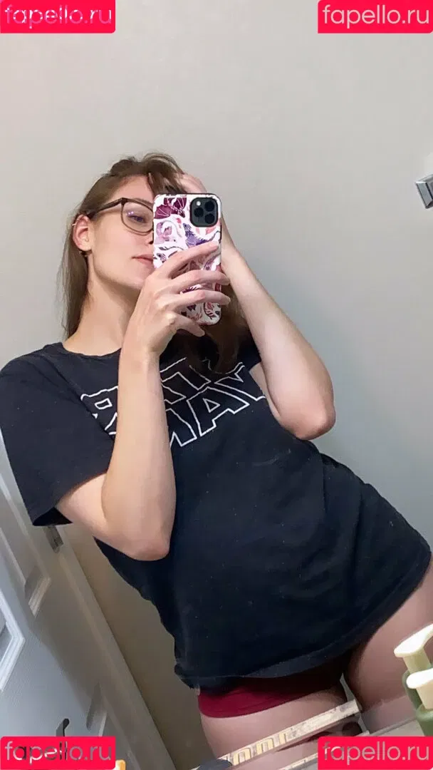 faeliafire Onlyfans Photo Gallery 
