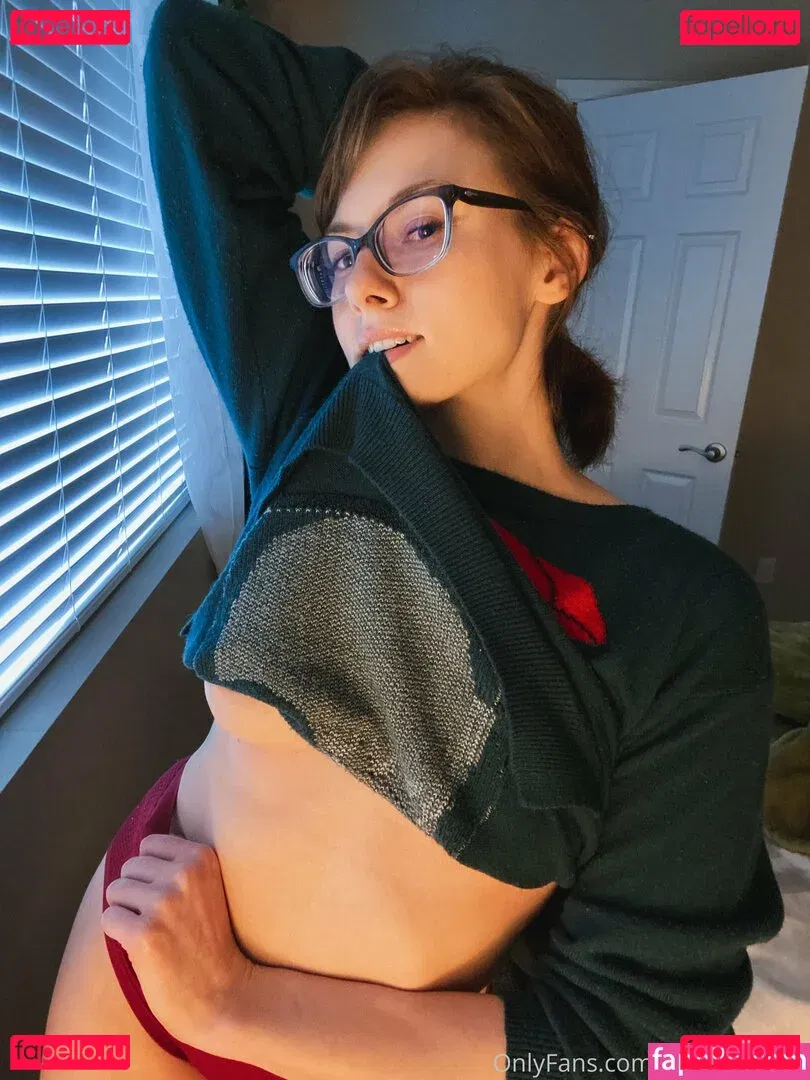 faeliafire Onlyfans Photo Gallery 