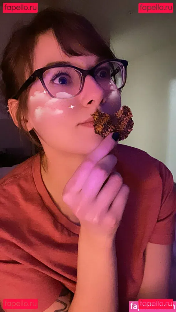 faeliafire Onlyfans Photo Gallery 