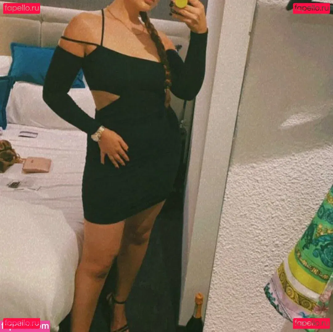 Victoria McGeough Onlyfans Photo Gallery 