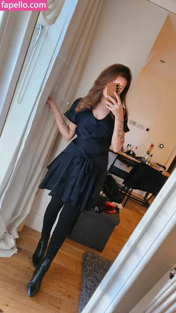 Cute Kami Onlyfans Photo Gallery 