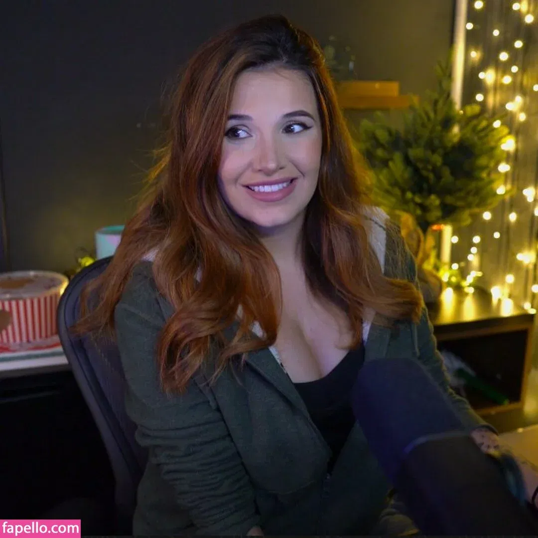 Cute Kami Onlyfans Photo Gallery 