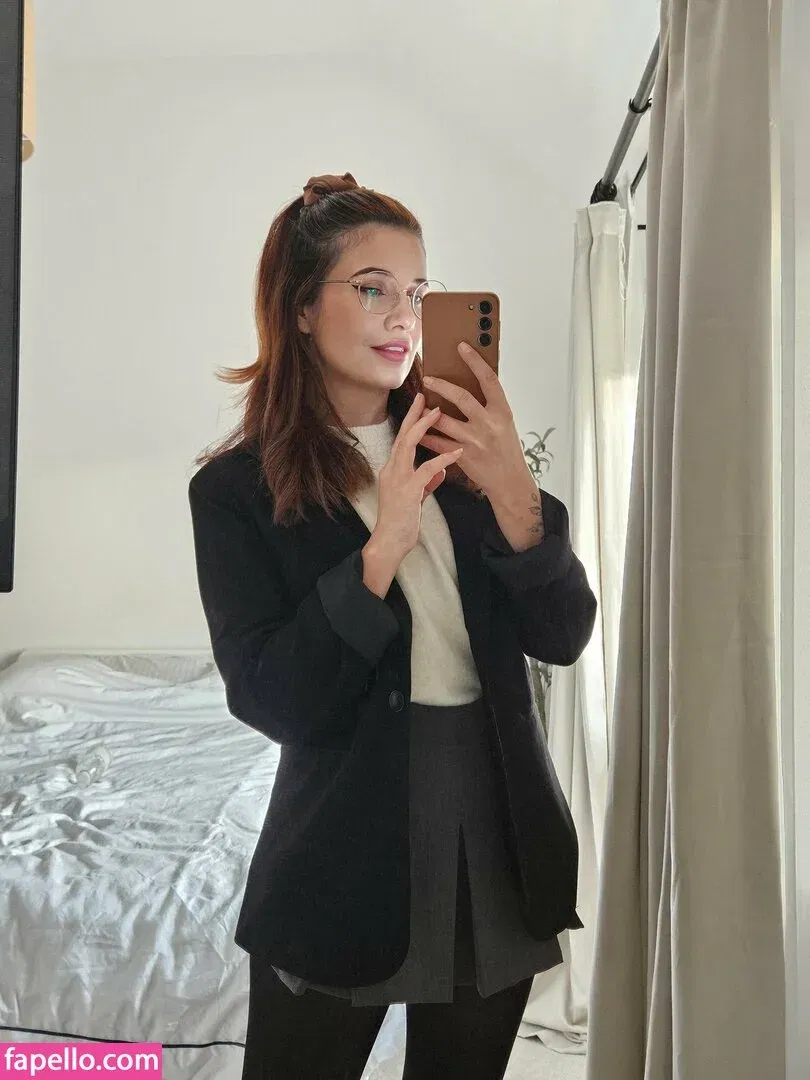 Cute Kami Onlyfans Photo Gallery 