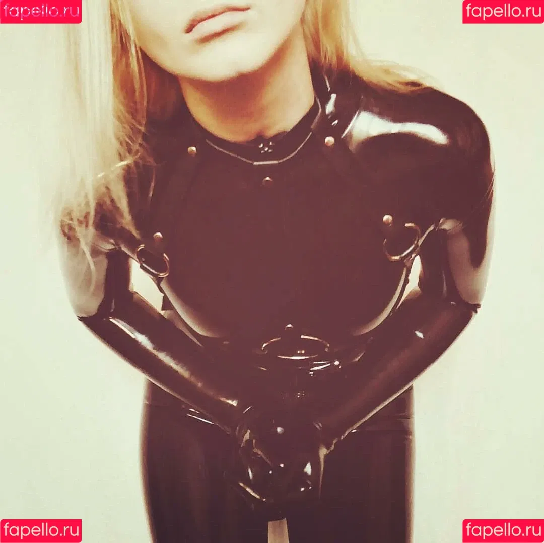 Bronnica Onlyfans Photo Gallery 