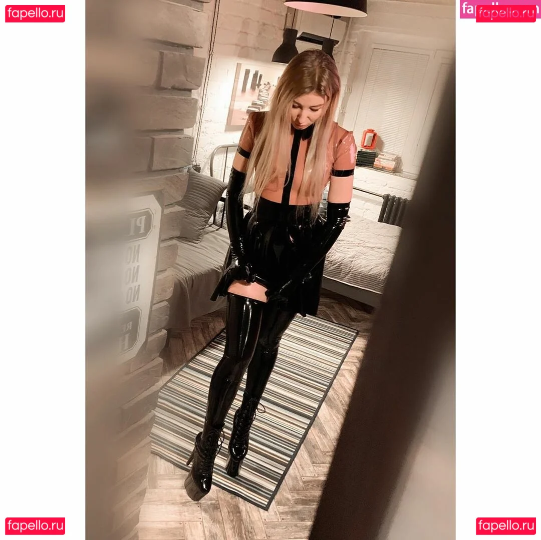 Bronnica Onlyfans Photo Gallery 