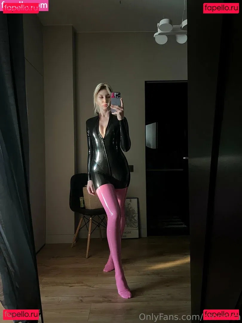 Bronnica Onlyfans Photo Gallery 