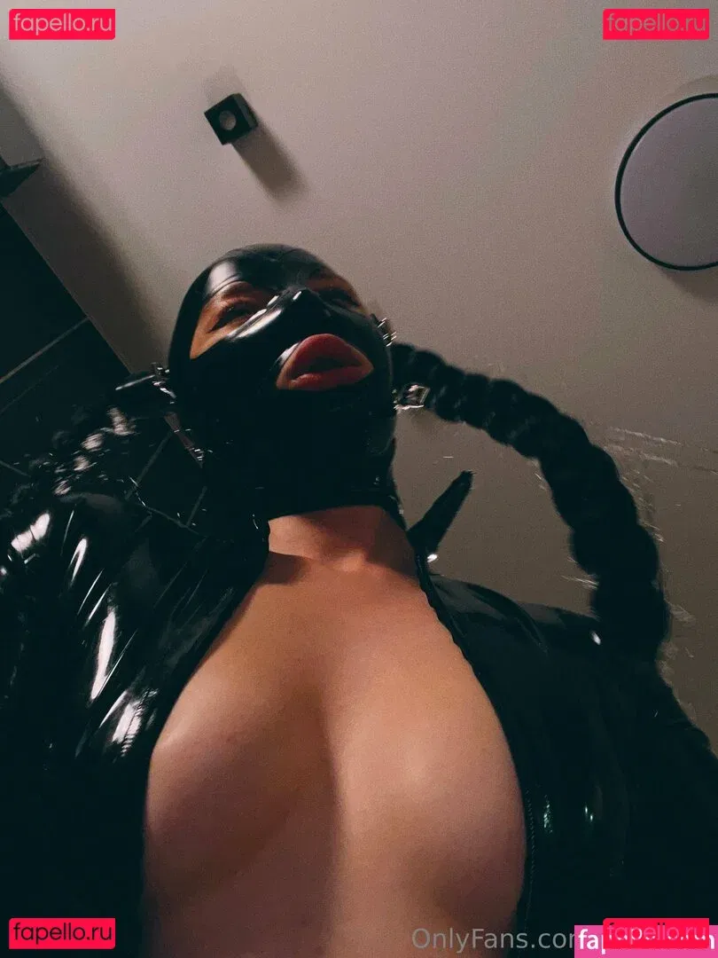 Bronnica Onlyfans Photo Gallery 