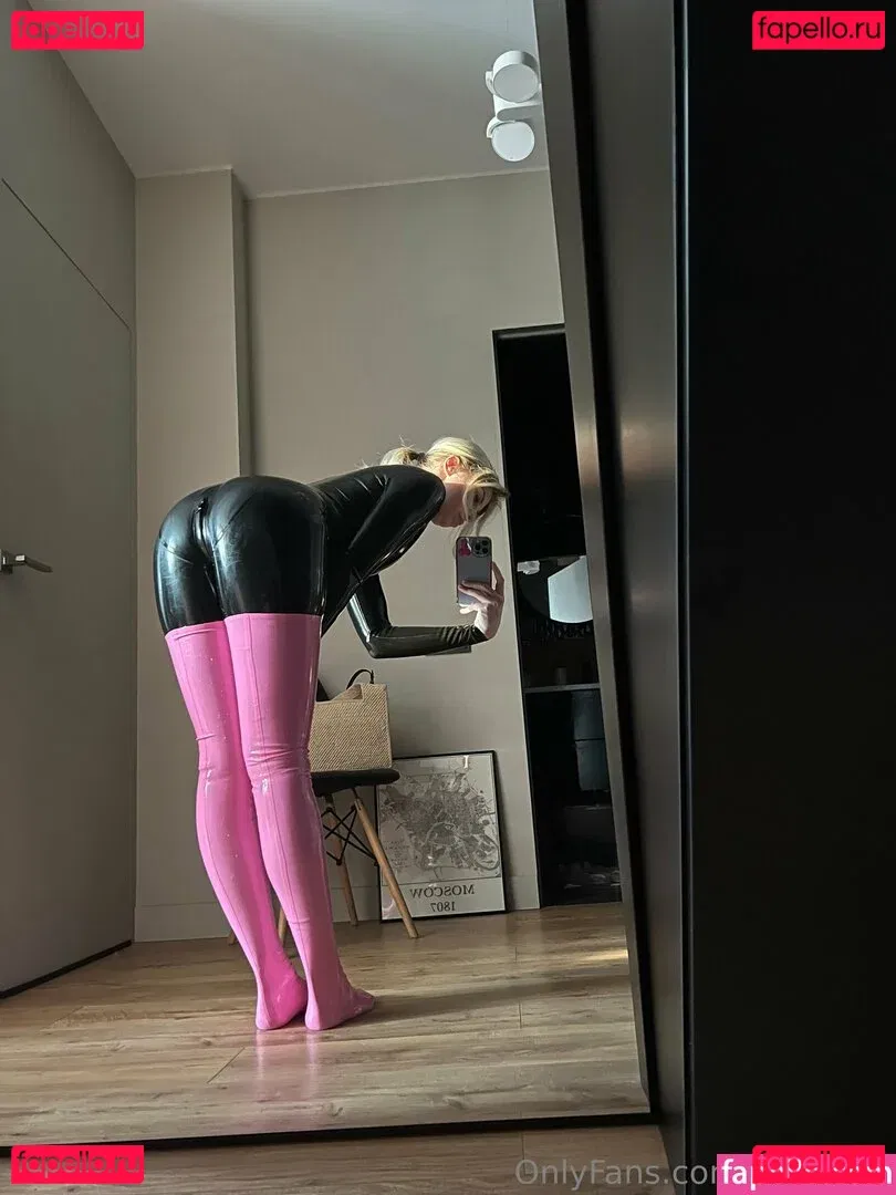 Bronnica Onlyfans Photo Gallery 