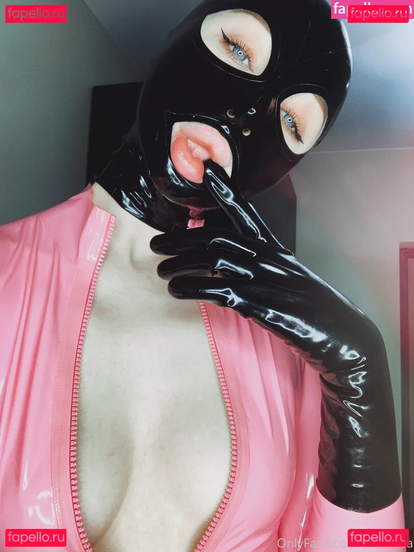 Bronnica Onlyfans Photo Gallery 