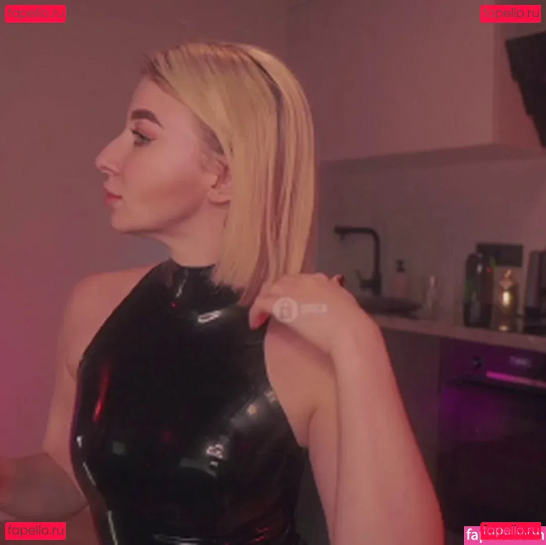 Bronnica Onlyfans Photo Gallery 