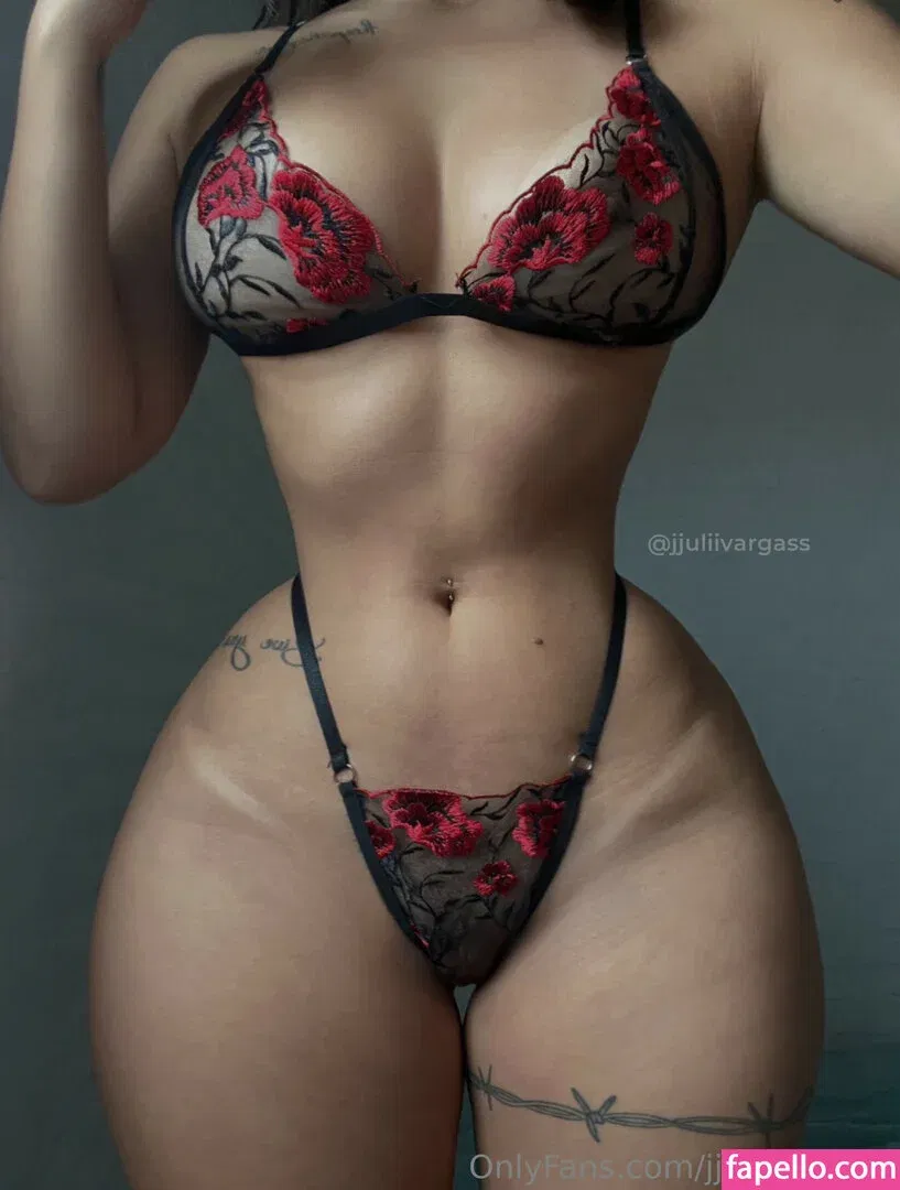 jjuliivargass Onlyfans Photo Gallery 