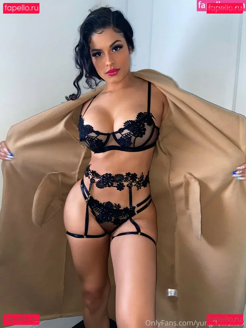 YoungFlower Onlyfans Photo Gallery 