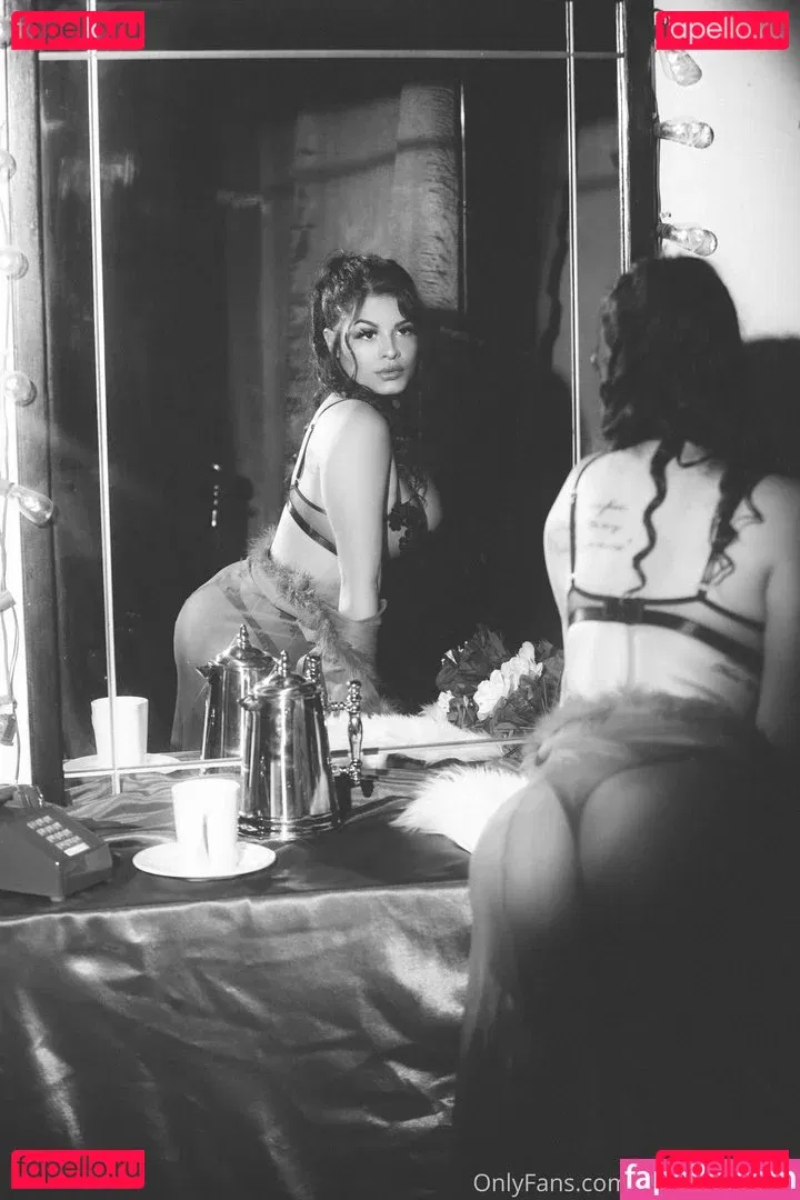 YoungFlower Onlyfans Photo Gallery 