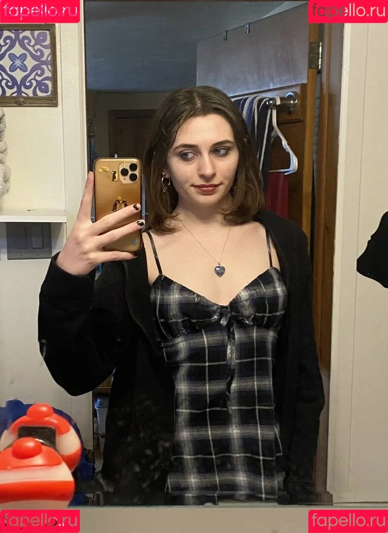 avieb4by Onlyfans Photo Gallery 