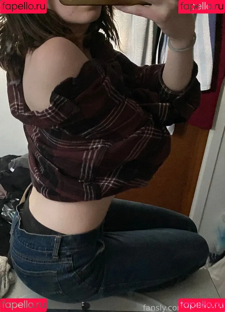 avieb4by Onlyfans Photo Gallery 