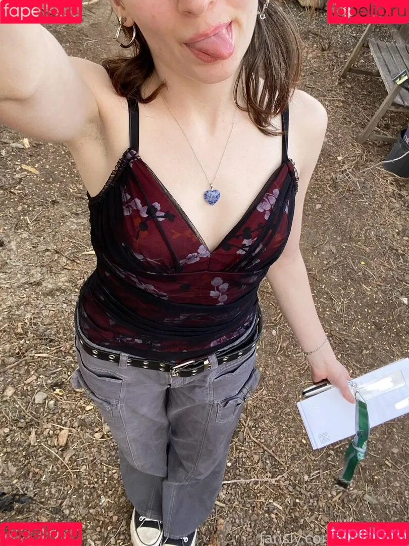 avieb4by Onlyfans Photo Gallery 