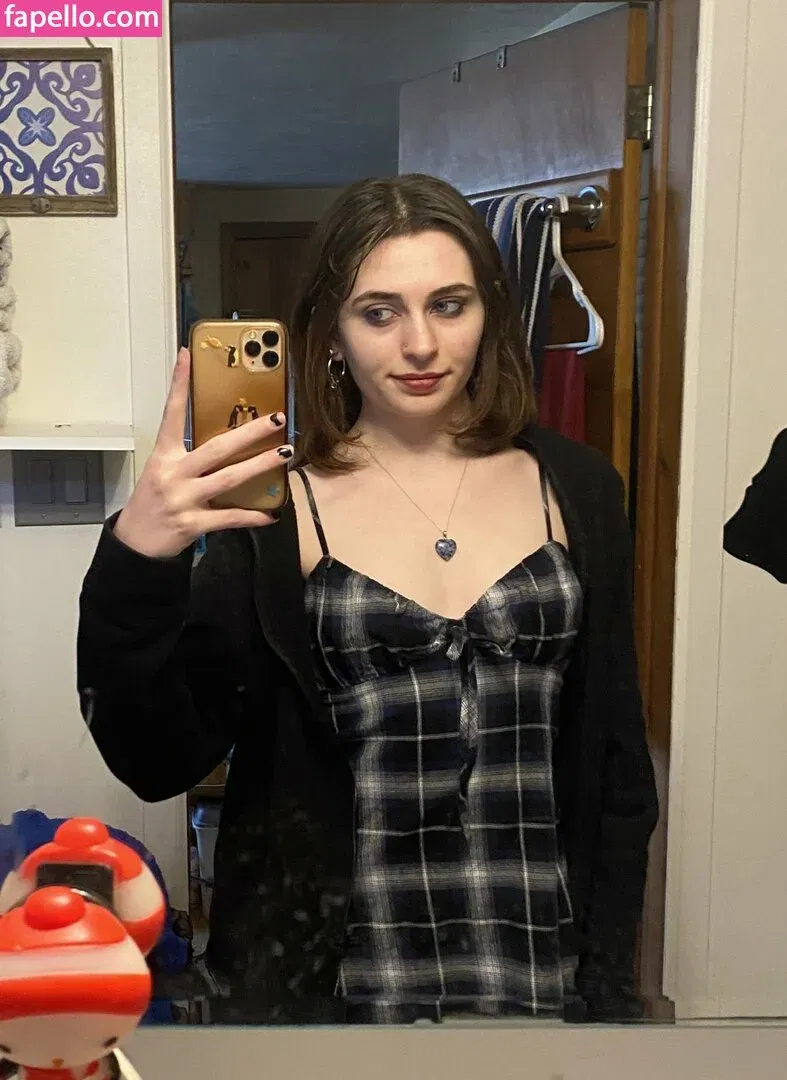 avieb4by Onlyfans Photo Gallery 