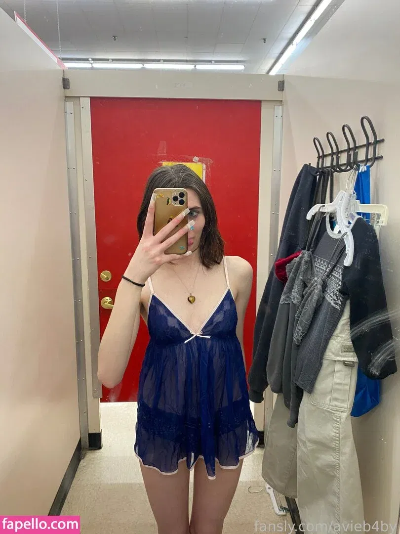 avieb4by Onlyfans Photo Gallery 
