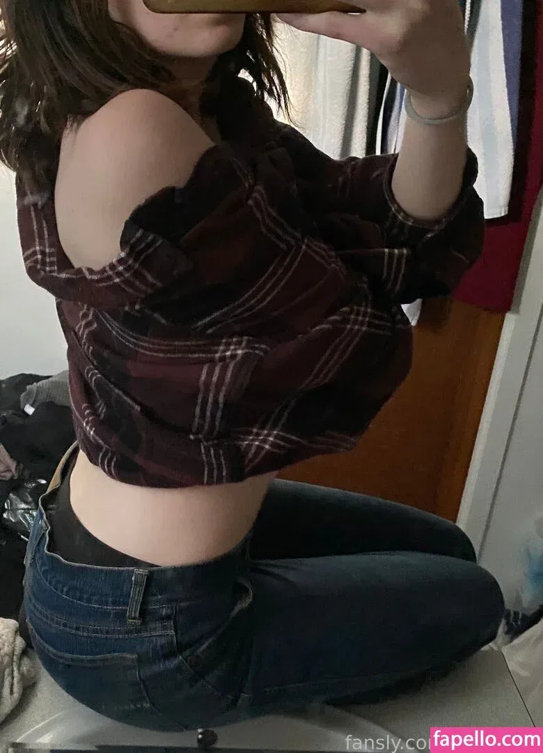 avieb4by Onlyfans Photo Gallery 