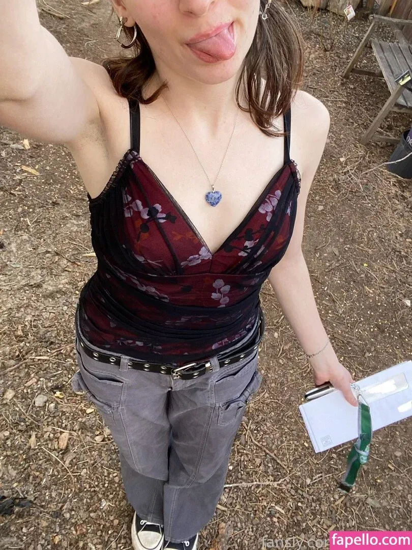 avieb4by Onlyfans Photo Gallery 