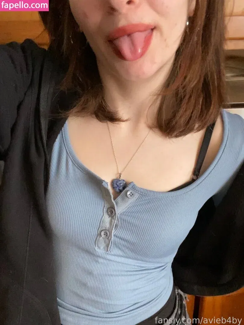 avieb4by Onlyfans Photo Gallery 