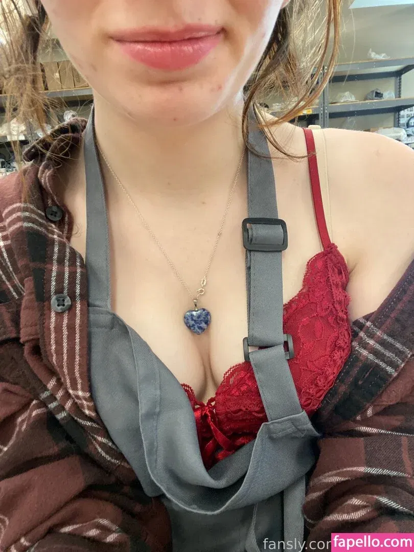 avieb4by Onlyfans Photo Gallery 