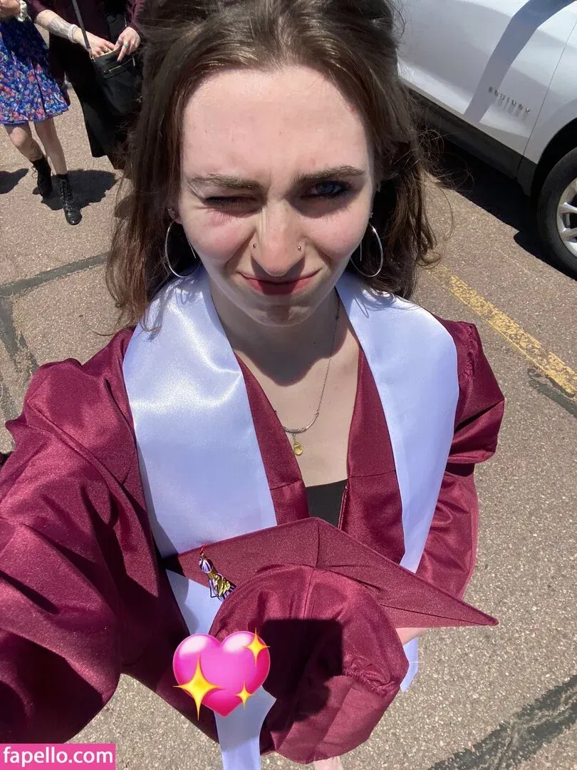 avieb4by Onlyfans Photo Gallery 