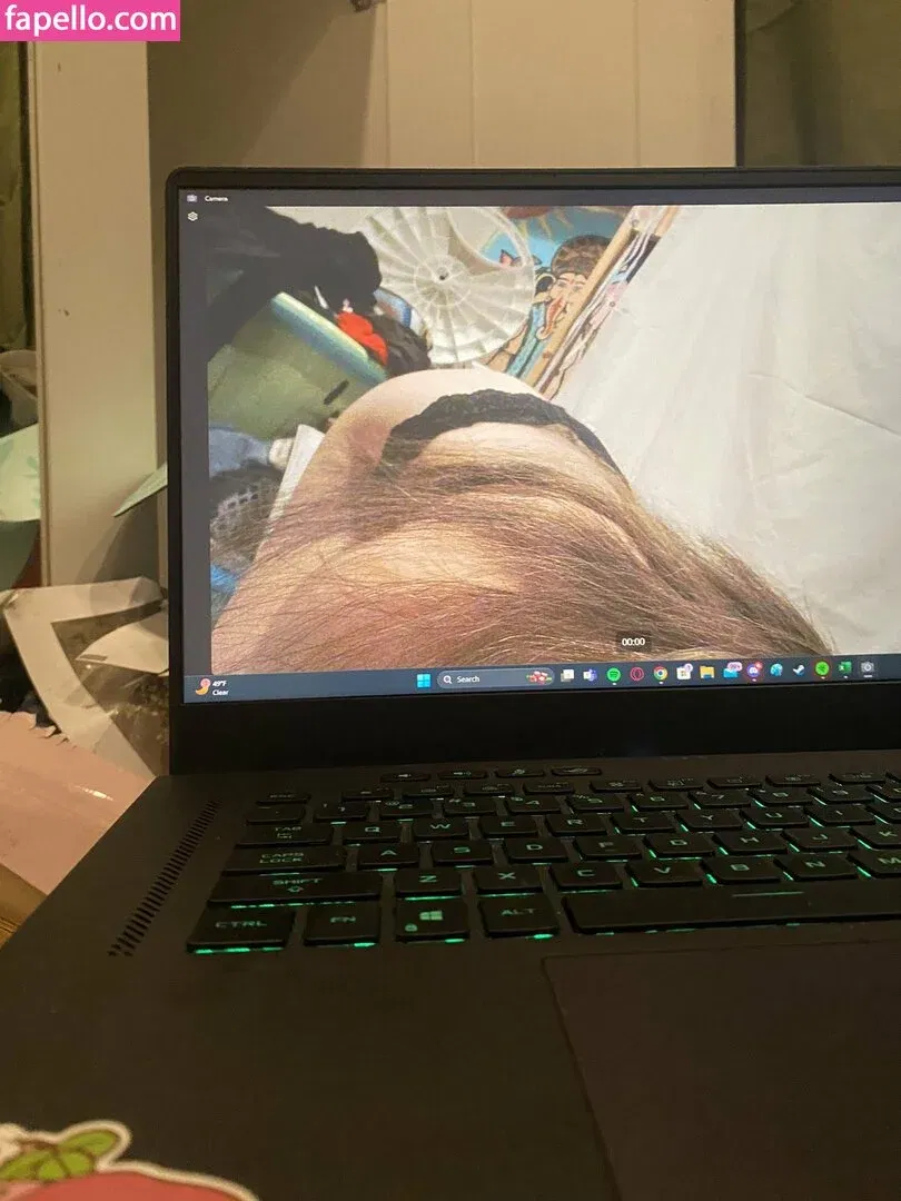 avieb4by Onlyfans Photo Gallery 