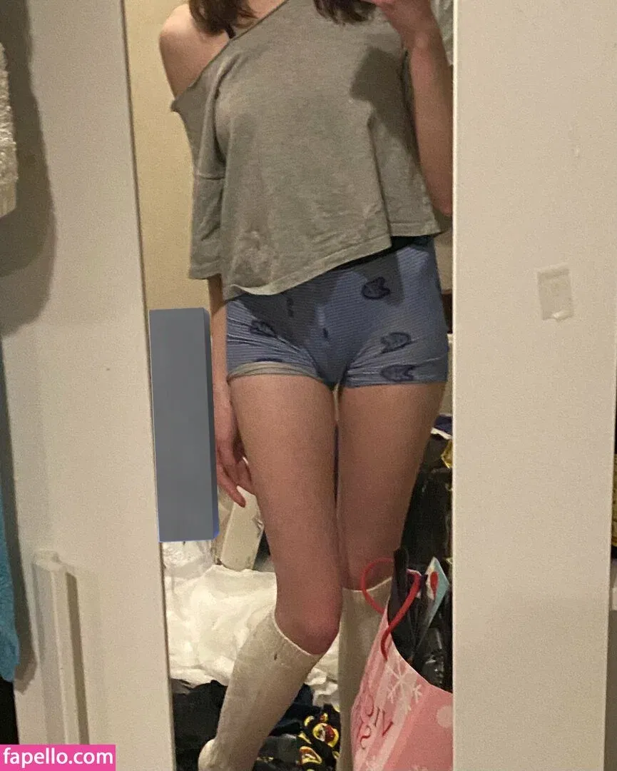 avieb4by Onlyfans Photo Gallery 